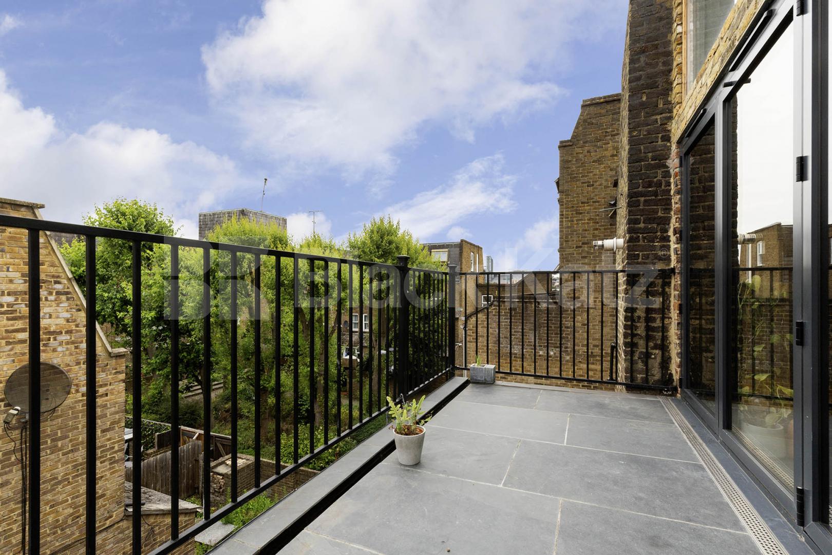 Spacious 4 bed 2 bath set in a period conversion close to Euston St  Drummond Street, Camden / Euston